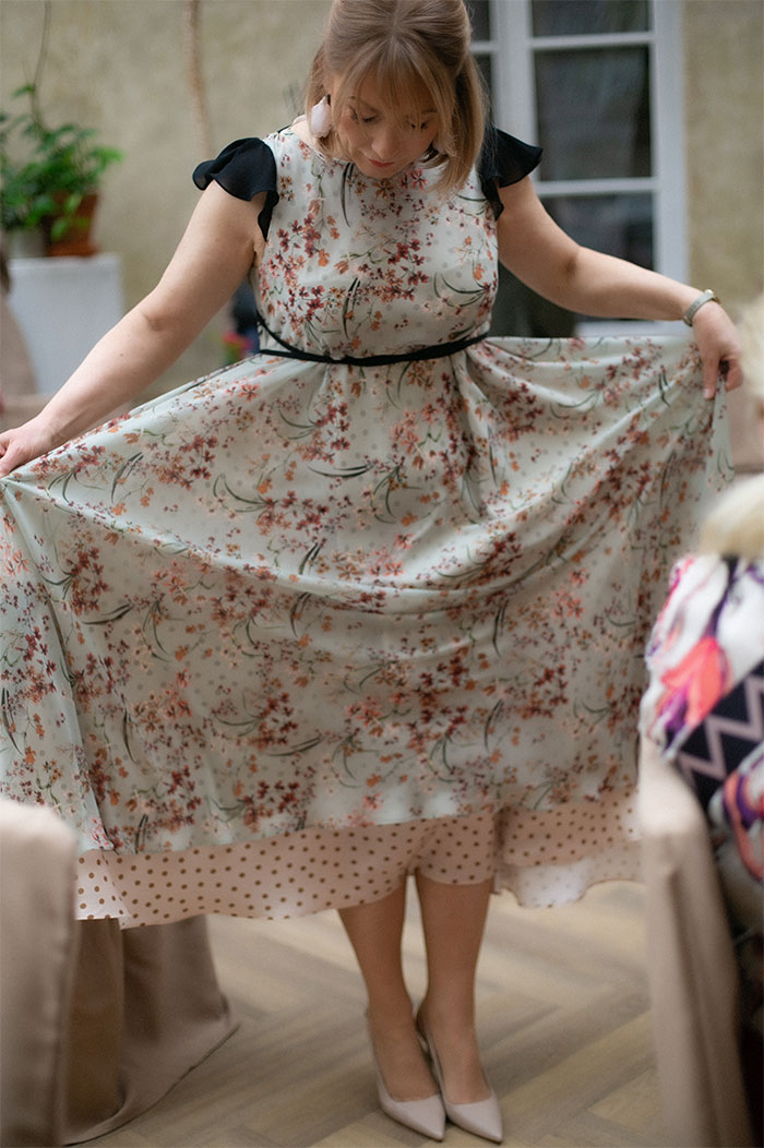 Kahekihiline lillemustriga kleit